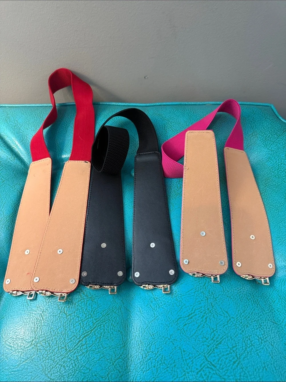 Set of 3 Wide Stretch Pink Statement Belts Decorative Gold Tone Buckle est L/XL